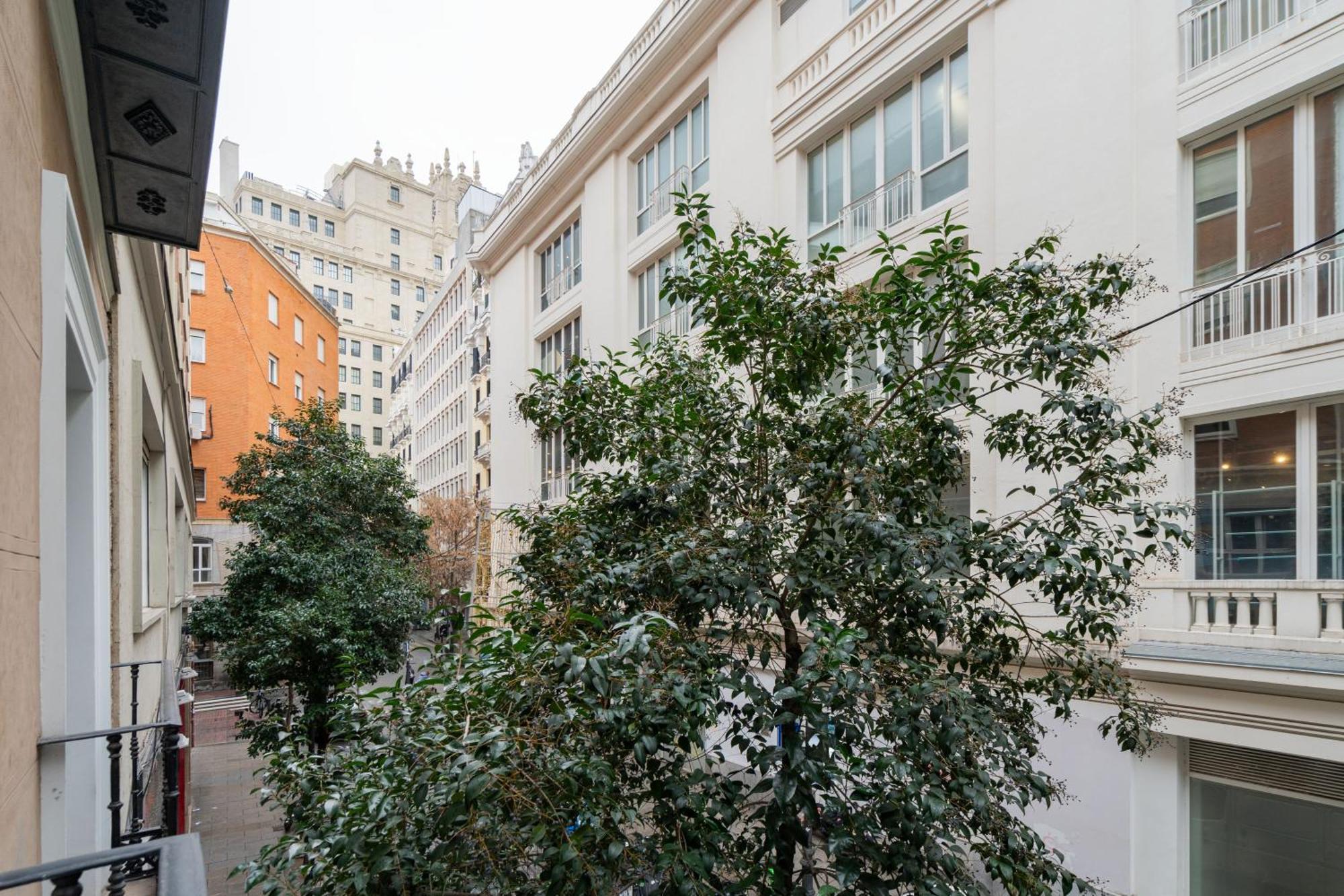 Dobo Madrid Luna Exterior foto